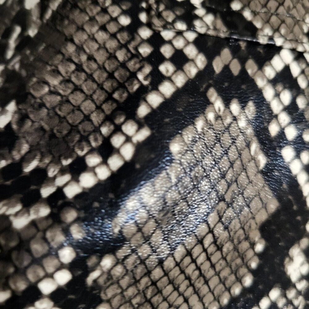 NWOT SHINESTAR SNAKESKIN PRINT SKIRT SZ S - Picture 5 of 6